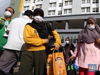 Pekerja Migran Berbondong-bondong Tinggalkan Wisma Atlet