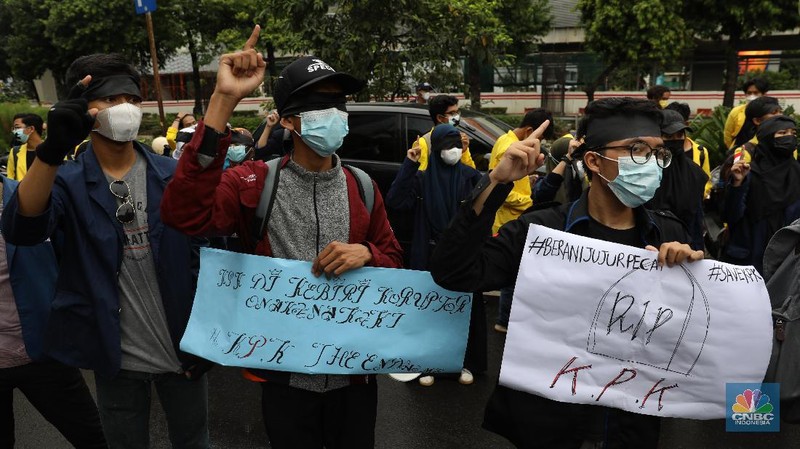 Demo BEM SI di KPK. (CNBC Indonesia/Andrean Kristianto)