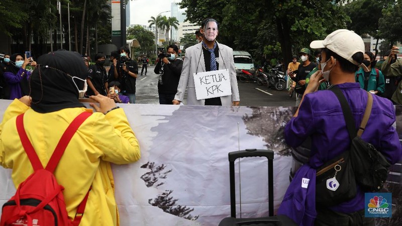 Demo BEM SI di KPK. (CNBC Indonesia/Andrean Kristianto)