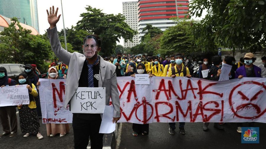Demo BEM SI di KPK. (CNBC Indonesia/Andrean Kristianto)