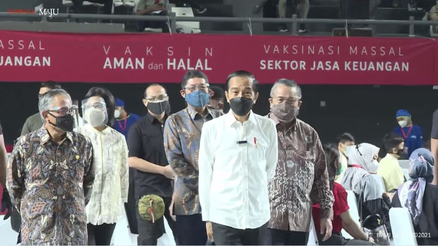 LIVE: Presiden RI Tinjau Vaksinasi Covid-19 bagi Pelaku Sektor Jasa Keuangan, Jakarta, 16 Juni 2021/ Youtube: Setpres