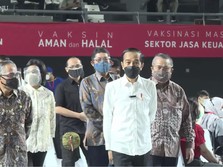 Vaksinasi 100.000 Pelaku Jasa Keuangan, Ini Target Jokowi!