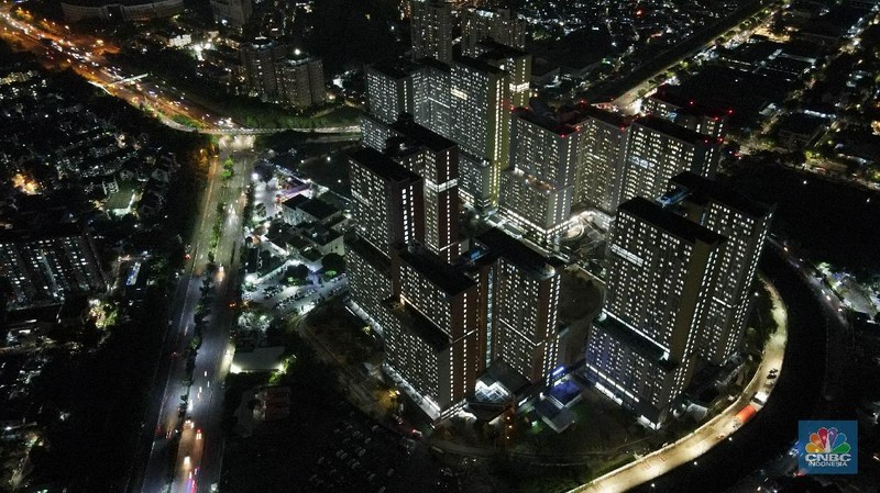 Tenaga Kesehatan di Rumah Sakit Darurat Covid-19 (RSDC) Wisma Atlet Kemayoran, Jakarta, Selasa (15/6/2021). (CNBC Indonesia/ Andrean Kristianto)