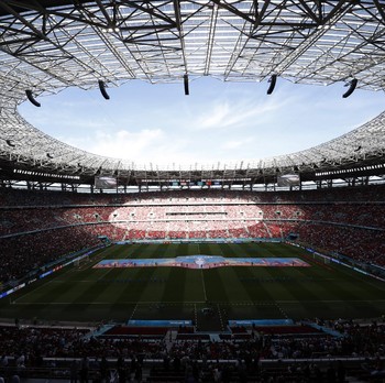 Lautan Manusia, Laga Hungaria vs Portugal Dipadati Penonton