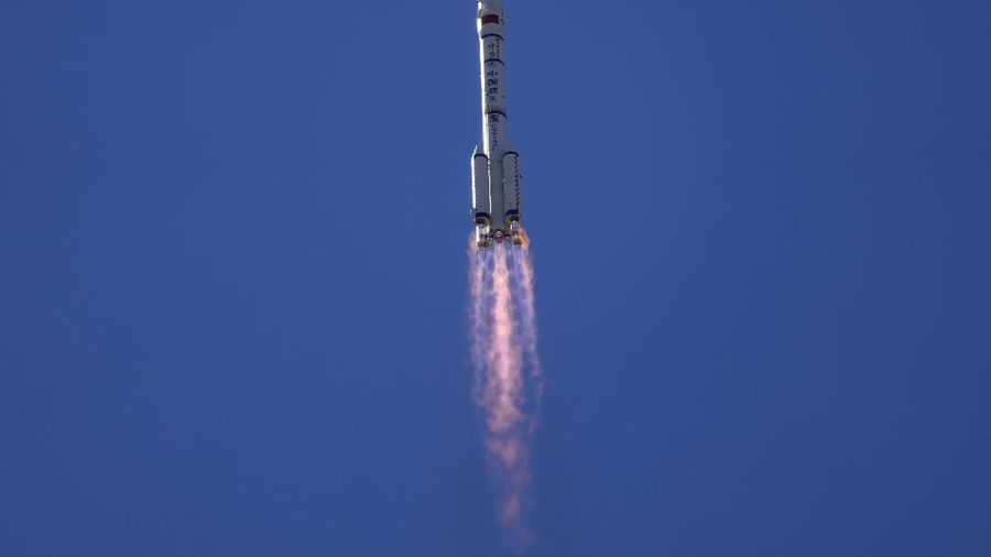China luncurkan 3 Astronaut ke Stasiun Luar Angkasa. (AP/Ng Han Guan)
