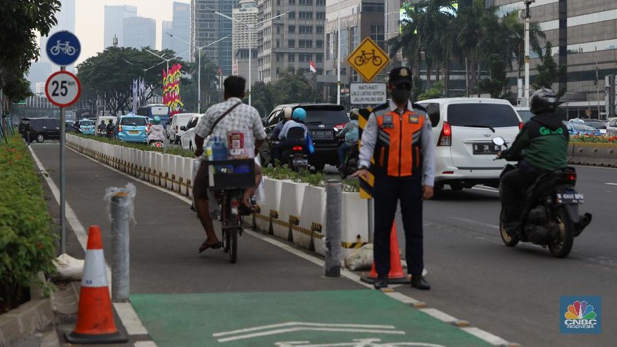 Ilustrasi jalur sepeda di Jakarta. (CNBC Indonesia/Andrean Kristianto)