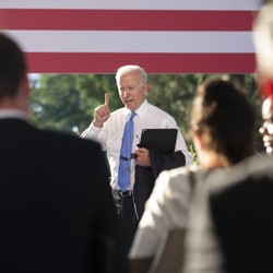 Utang Amerika Tembus 125% dari PDB, kok Gak Ribut Kayak RI?