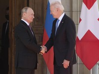 Media Rusia Dibabat Habis di Facebook, Putin Ngamuk