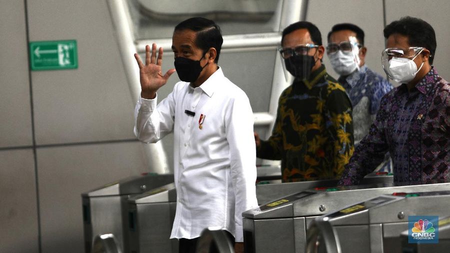 Vaksinasi di Stasiun Bogor, Kamis (17/6/2021). (CNBC Indonesia/Muhammad Sabki)