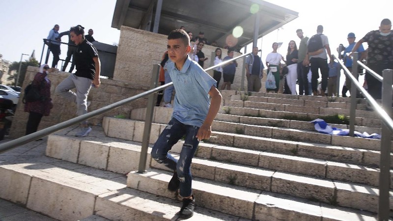 Bentrok di Masjid Al Aqsa. (AP/Maya Alleruzzo)