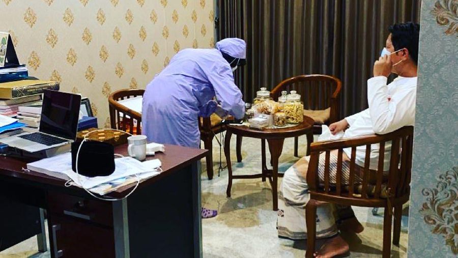 Ketua Majelis Ulama Indonesia (MUI) KH Cholil Nafis terpapar Covid-19. (Tangkapan Layar Instagram @cholilnafis)