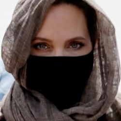 Angelina Jolie Sebut Israel Diserang Teroris, Netizen Ngamuk