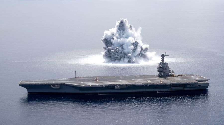 Ledakan pertama dari Full Ship Shock Trials!  (Twitter/@Warship78)