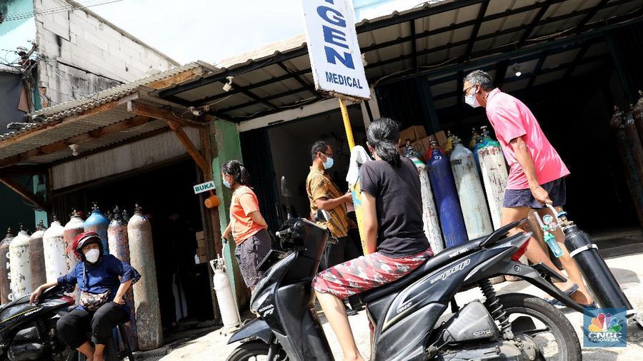 Meningkatnya Permintaan Tabung Oksigen di Jakarta (CNBC Indonesia/Andrean Kristianto)