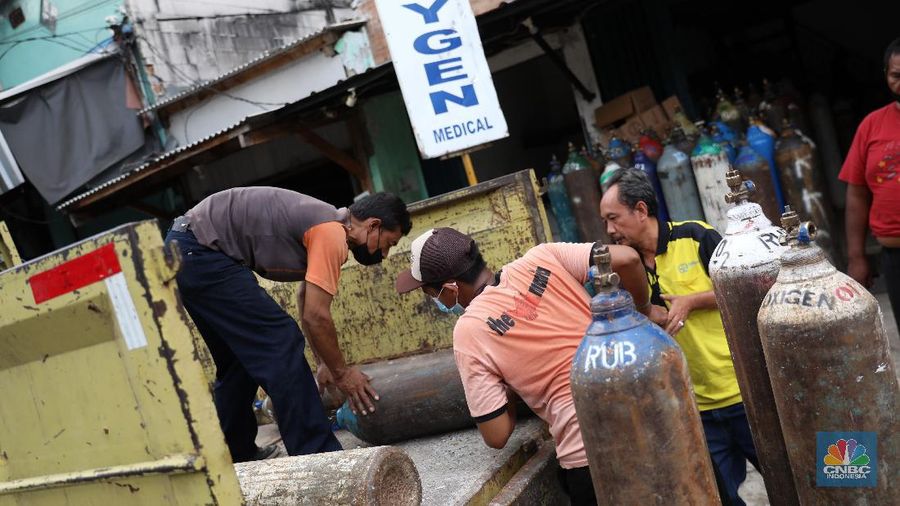Meningkatnya Permintaan Tabung Oksigen di Jakarta (CNBC Indonesia/Andrean Kristianto)