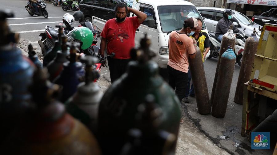 Meningkatnya Permintaan Tabung Oksigen di Jakarta (CNBC Indonesia/Andrean Kristianto)