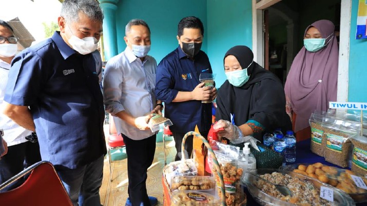 Serap Aspirasi Pelaku UMKM, Menteri BUMN dan Dirut BRI Kunjungi Pengusaha Mikro di Lampung. (Dok.BRI)