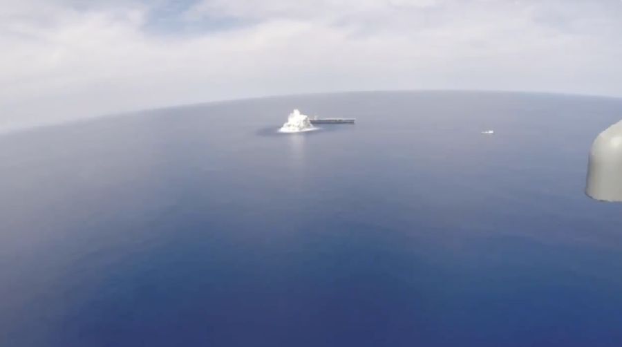 Ledakan pertama dari Full Ship Shock Trials!  (Twitter/@Warship78)