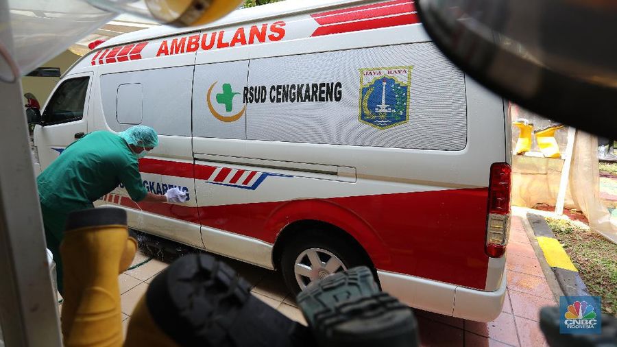 Antrean Pasien Covid di RSUD Cengkareng (CNBC Indonesia/Tri Susilo)