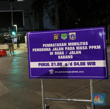 Potret Pembatasan Pengguna Jalan di Sejumlah Titik DKI