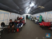 DKI Seperti Perang, Pasien Covid-19 Dirawat di Tenda Darurat