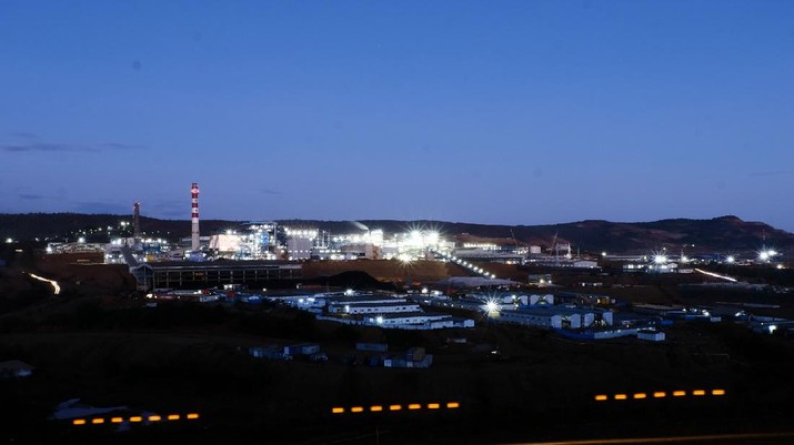 Smelter nikel HPAL PT Halmahera Persada Lygend, anak usaha PT Harita Group, di Pulau Obi, Halmahera Selatan, Maluku Utara. Doc PT Harita Group. Smelter nikel HPAL PT Halmahera Persada Lygend, anak usaha PT Harita Group, di Pulau Obi, Halmahera Selatan, Maluku Utara. Doc PT Harita Group.