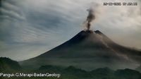 Penampakan Terkini Gunung Merapi Erupsi, Keluarkan Awan Panas