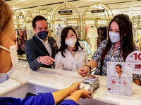 Bank Mega Luncurkan Mega Metro Card, Ada Penawaran Menarik!
