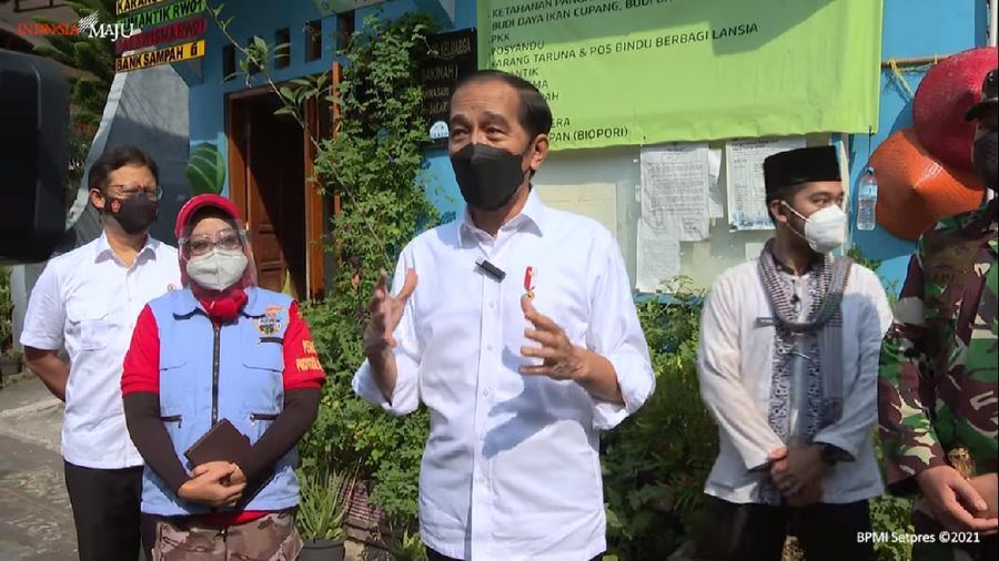 Presiden Jokowi Tinjau Lokasi Pelaksanaan PPKM Mikro, Jakarta Pusat, 25 Juni 2021 (Tangkapan Layar Youtube)