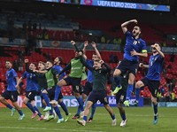Perkasanya Denmark & Perjuangan Berat Italia di 16 Besar Euro