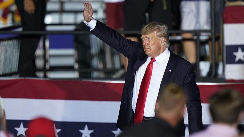 Former President Donald Trump throws 'Save America