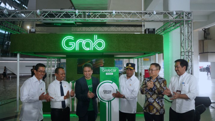 Grab telah bekerja sama dengan pemerintah pusat dan daerah dalam lebih dari 40 inisiatif kolaborasi termasuk program vaksinasi, digitalisasi usaha mikro, kecil dan menengah (UMKM), dan revitalisasi sektor pariwisata. (Dok. Grab) Grab telah bekerja sama dengan pemerintah pusat dan daerah dalam lebih dari 40 inisiatif kolaborasi termasuk program vaksinasi, digitalisasi usaha mikro, kecil dan menengah (UMKM), dan revitalisasi sektor pariwisata. (Dok. Grab)
