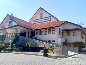 Cuti Haji Habis 25 Juni, Ketua DPRD Rembang Supadi Hilang Kontak