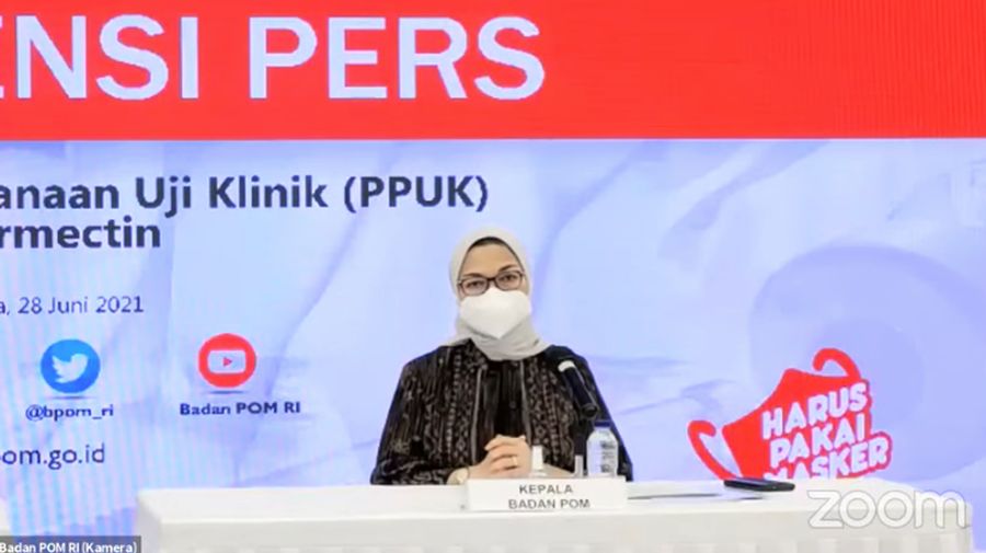 Kepala Badan Pengawas Obat dan Makanan (BPOM), Penny K. Lukito saat Konferensi Pers tentang Persetujuan Pelaksanaan Uji Klinik (PPUK) Ivermectin. (Tangkapan Layar Youtube Badan POM RI)