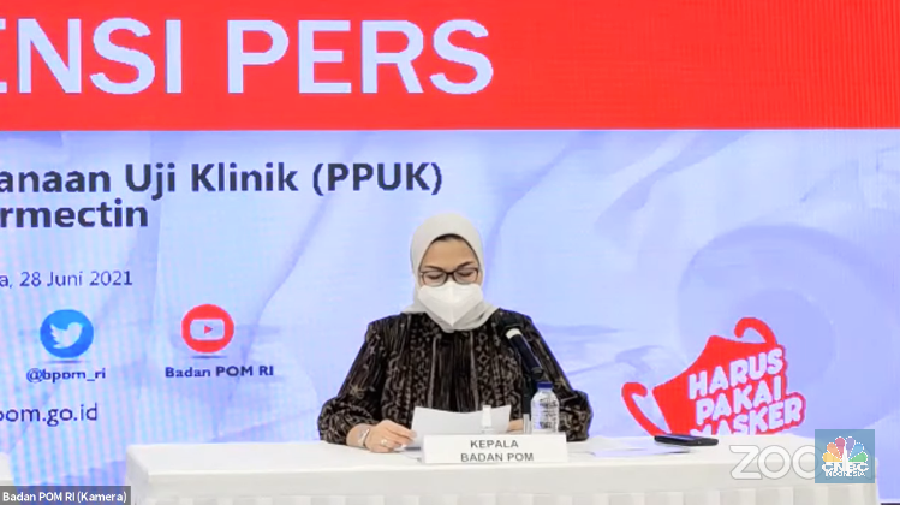 Kepala Badan Pengawas Obat dan Makanan (BPOM), Penny K. Lukito saat Konferensi Pers tentang Persetujuan Pelaksanaan Uji Klinik (PPUK) Ivermectin. (Tangkapan Layar Youtube Badan POM RI)