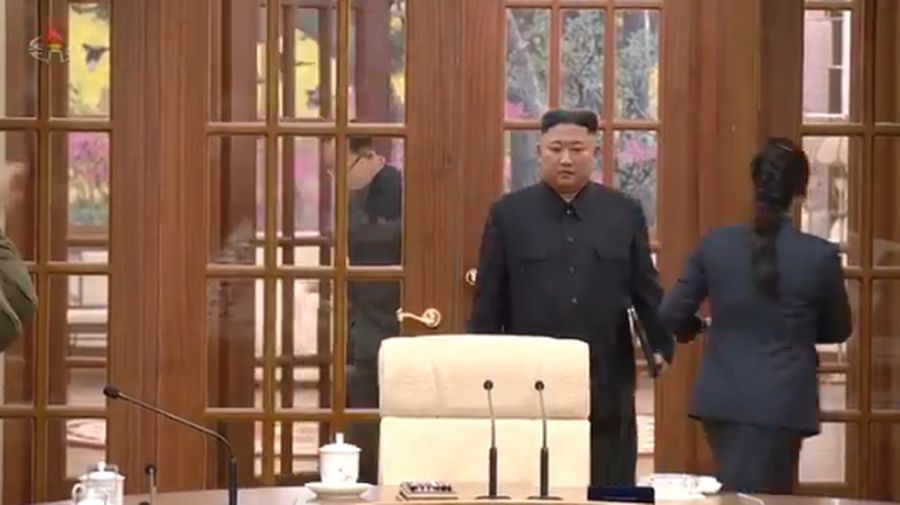 Pemimpin Korea Utara Kim Jong Un mengadakan pertemuan pertama tahun ini dengan pejabat tinggi partai di biro politik (politbiro). (tangkapan Layar Korean Central News Agency (KCNA) via Twitter)