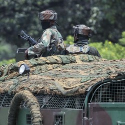Dua Raksasa Nuklir Asia Panas, Warga Ditembak Mati!
