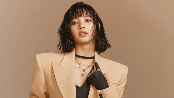 Lisa BLACKPINK di Majalah Vogue Hongkong Edisi Juli 2021. (Tangkapan Layar via voguehk.com)