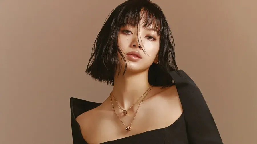 Lisa BLACKPINK di Majalah Vogue Hongkong Edisi Juli 2021. (Tangkapan Layar via voguehk.com)