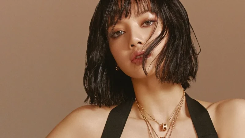 Lisa BLACKPINK di Majalah Vogue Hongkong Edisi Juli 2021. (Tangkapan Layar via voguehk.com)