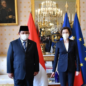 When Prabowo in Paris, Gaya Menhan Teken DCA RI & Prancis