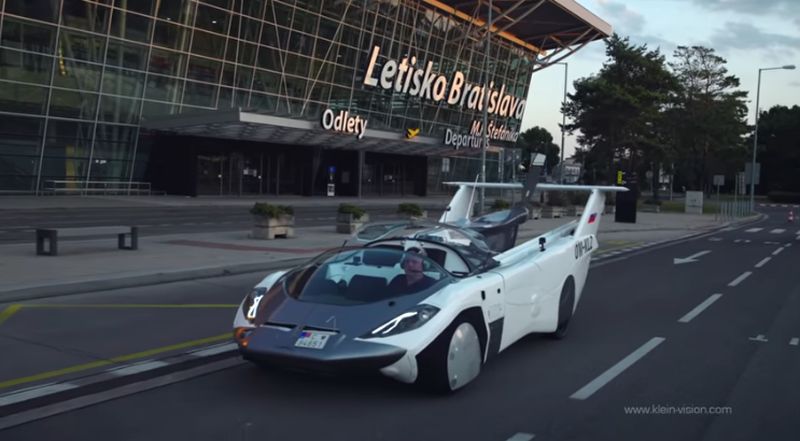 Mobil Terbang buatan Slovakia 'Lulus' Uji Coba