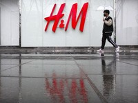 H&M Diboikot China, Penjualan Terjun Bebas