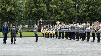 img-title