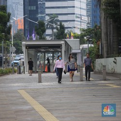 Warga RI Makin Susah! Harga Pangan Selangit, Gaji Kena Potong Tapera
