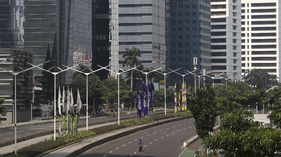 Penyekatan PPKM Darurat. (AP/Dita Alangkara)
