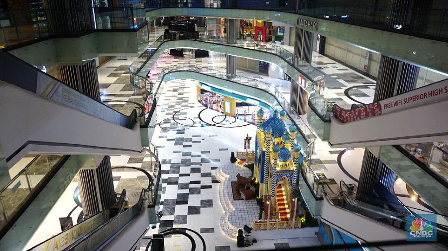 Suasana Mal sepi saat PPKM Darurat. (CNBC Indonesia/Tri Susilo)