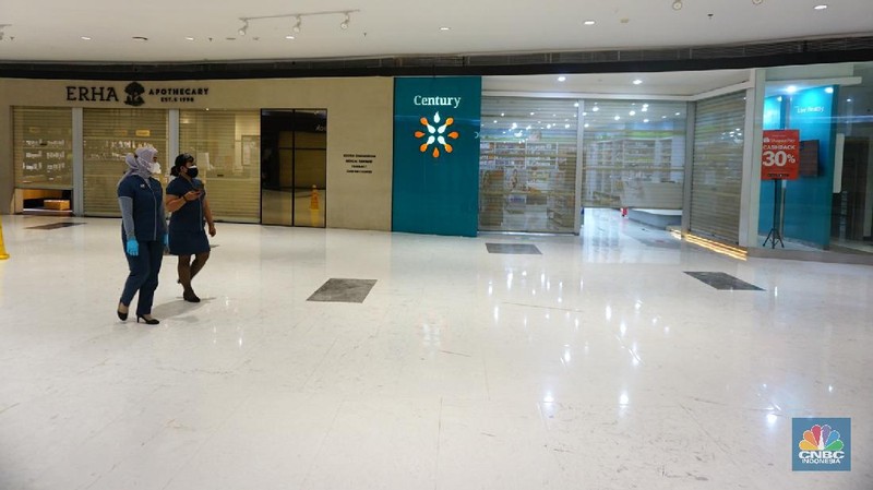 Suasana Mal sepi saat PPKM Darurat. (CNBC Indonesia/Tri Susilo)