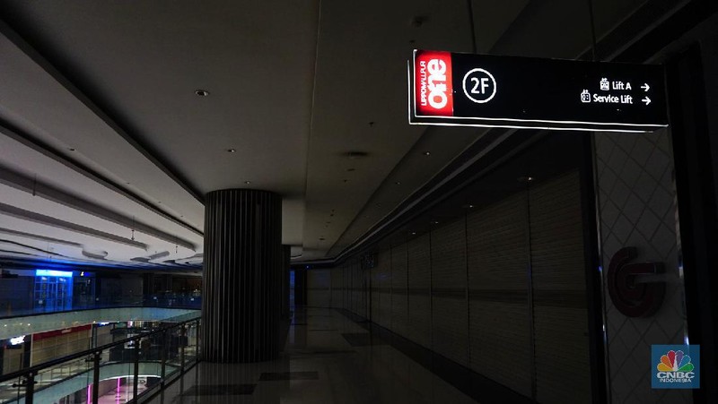 Suasana Mal sepi saat PPKM Darurat. (CNBC Indonesia/Tri Susilo)