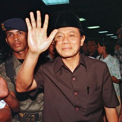 Misteri Palu Harmoko Patah Jadi Dua, Jelang Soeharto Lengser